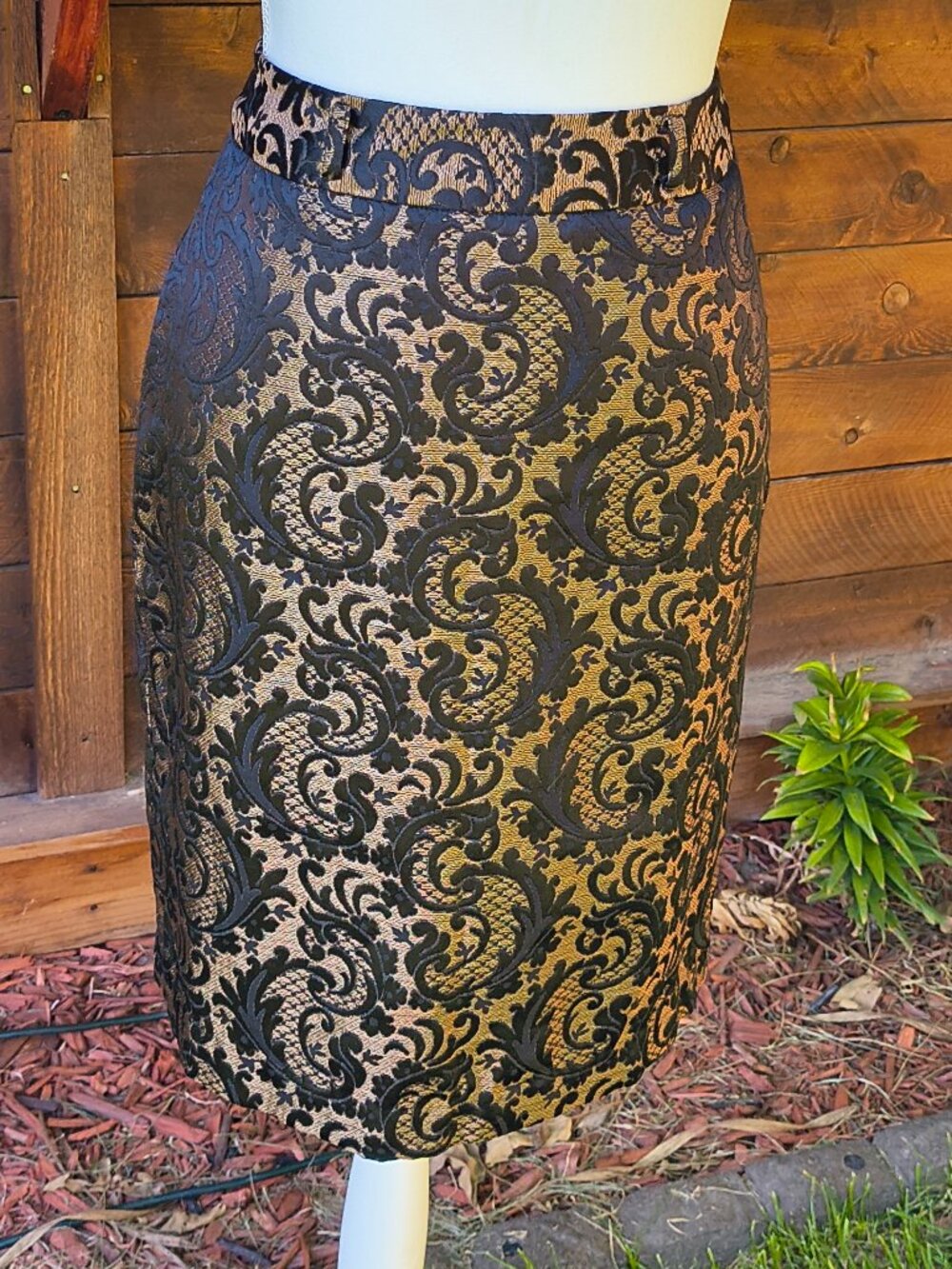 Worthington Black & Gold Floral Pencil Skirt | Size 8